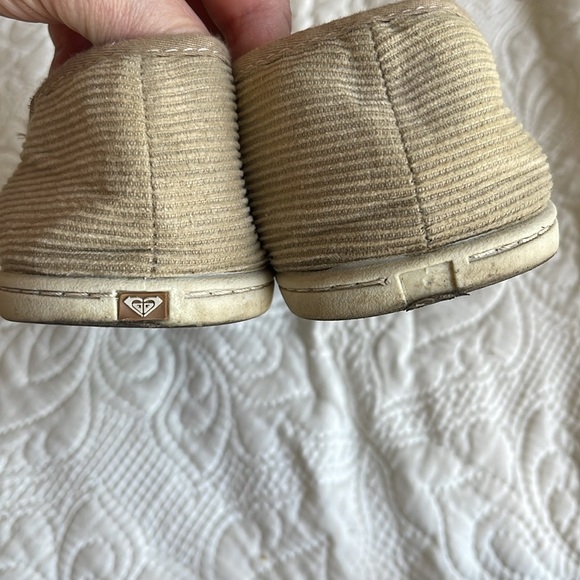 Flash sale! $5 Size 10 Roxy Pier corduroy slip on shoes. - Picture 3 of 5